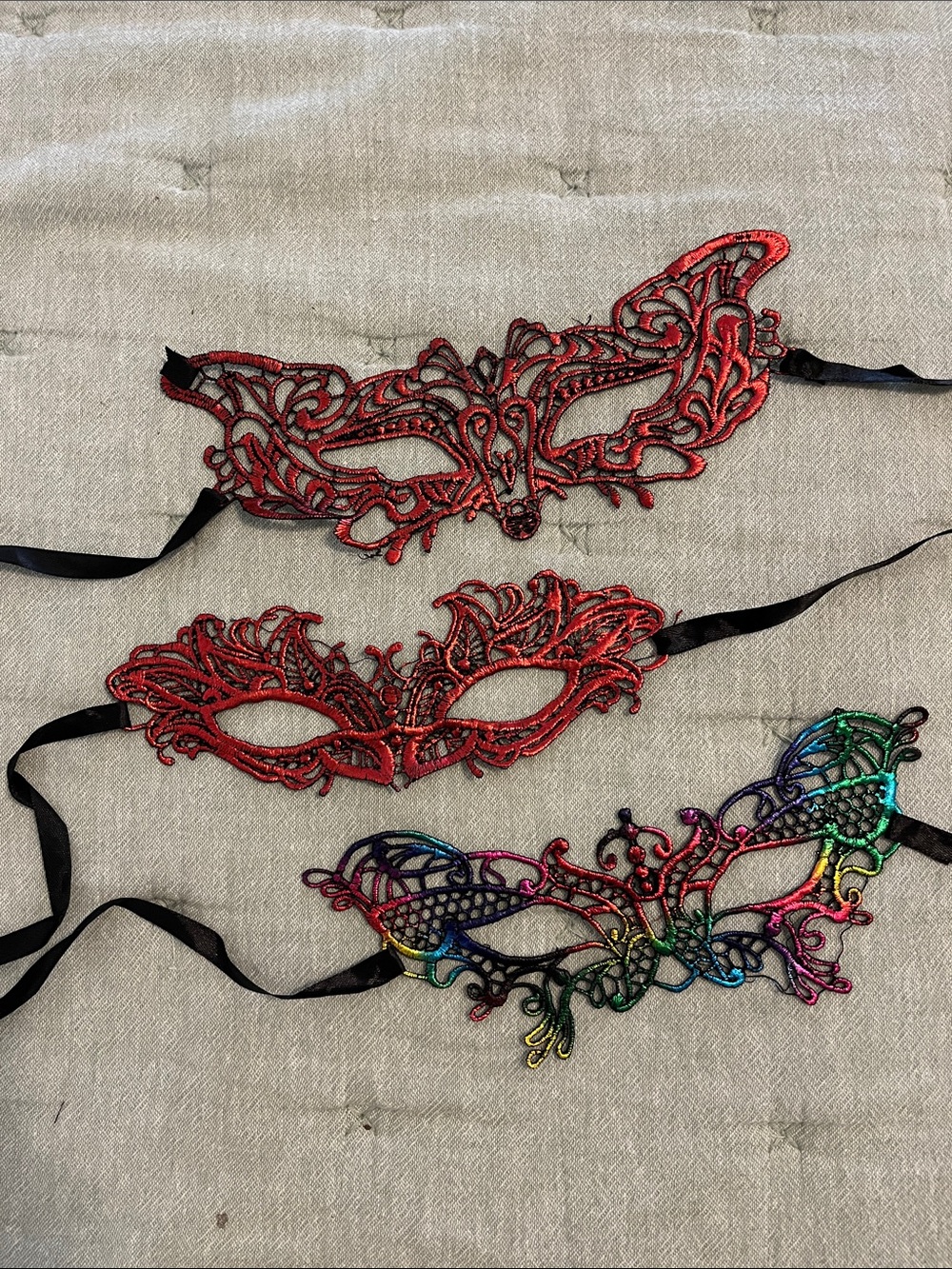 Women’s Red Lace Masquerade Mask - Unbranded